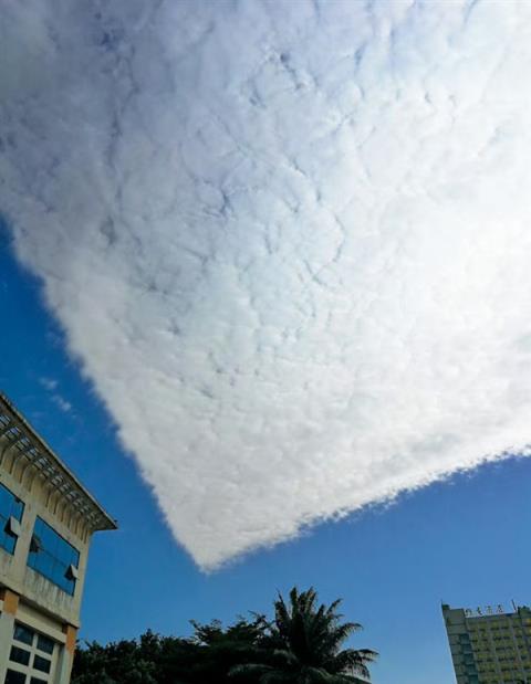 多地天空惊现“阴阳天” 这是什么情况!(图8)