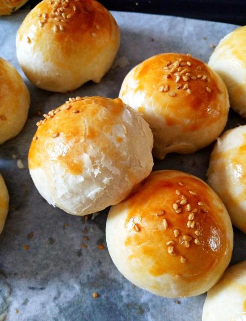 蛋黄酥烤完软软的原因？蛋黄酥烤久了是不是很硬