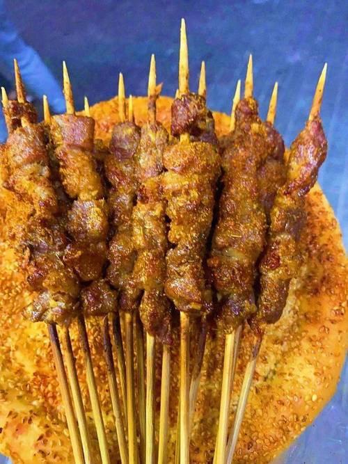 烤羊肉串如何看熟了没？烤羊肉串怎么知道熟了