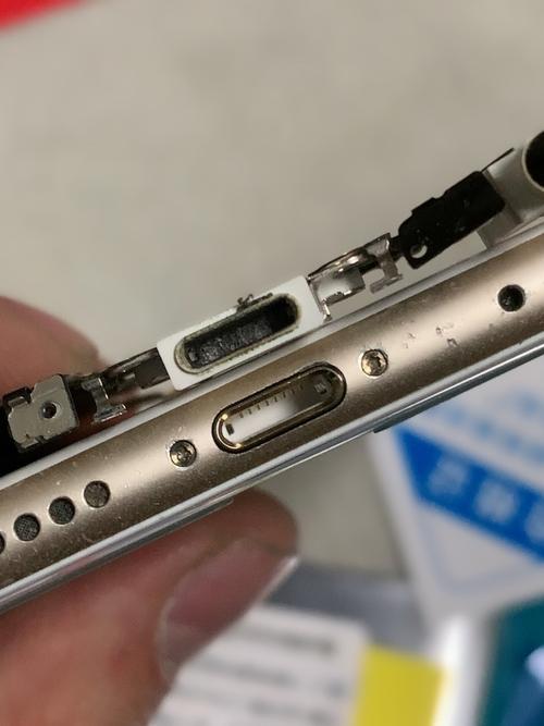 苹果7plus带耳机孔吗？iphone7plus有耳机吗