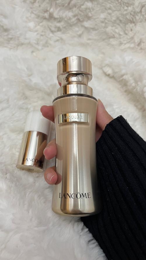 兰蔻瓶子有几种颜色的？兰蔻瓶子有几种颜色的图片