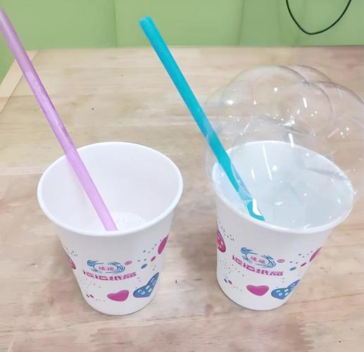 泡泡水是用什么材料做成的？泡泡水是用什么东西做出来的