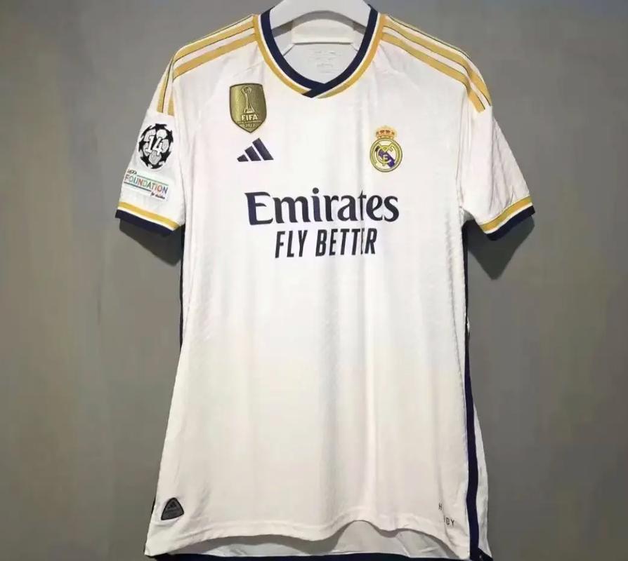 皇马0405球衣？0304皇马球衣