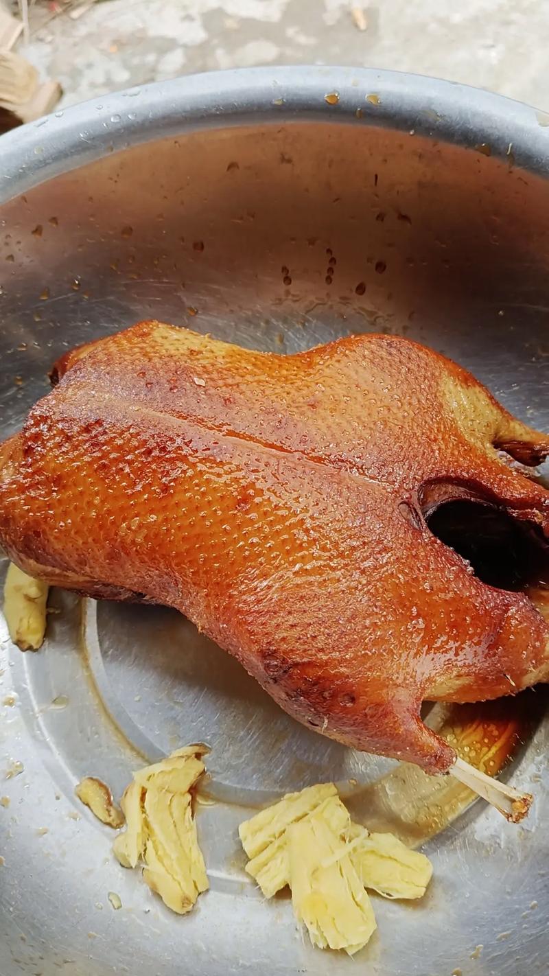 烤鸭颜色不均匀是怎么回事?我的烤鸭怎么颜色很黑暗