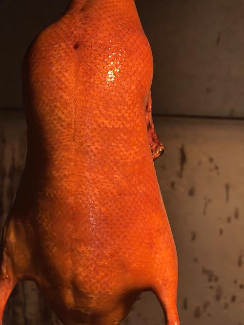 烤鸭颜色不均匀是怎么回事?我的烤鸭怎么颜色很黑暗