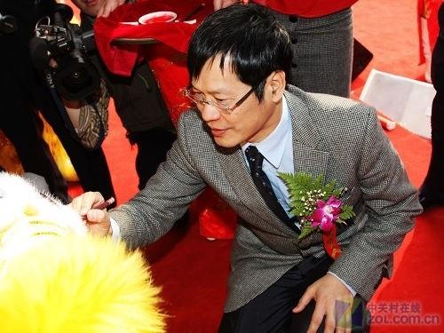 蓝天电脑集团老板？蓝天电脑集团董事长