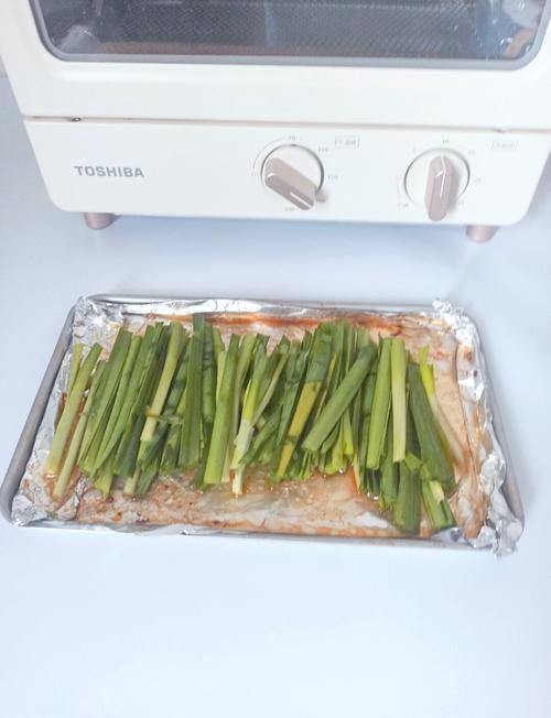 韭菜烤多久能熟透？烤韭菜的做法 烤箱多少度