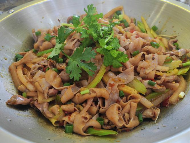 黔江的鸡杂哪个店最好吃？重庆主城区黔江鸡杂哪家好吃