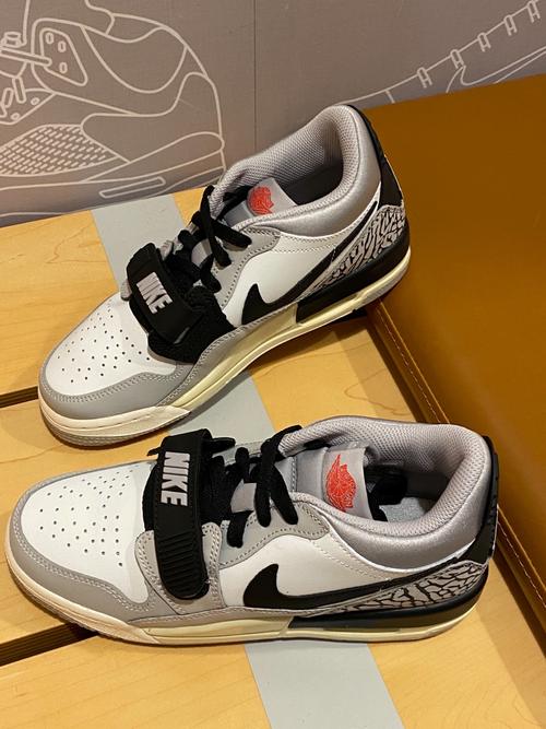 乔丹鞋开胶了可以换么?乔丹鞋开胶是终身保修吗