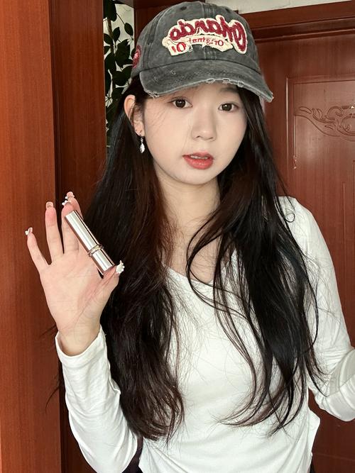 口红是石油做的吗？口红是用石油做成的吗?