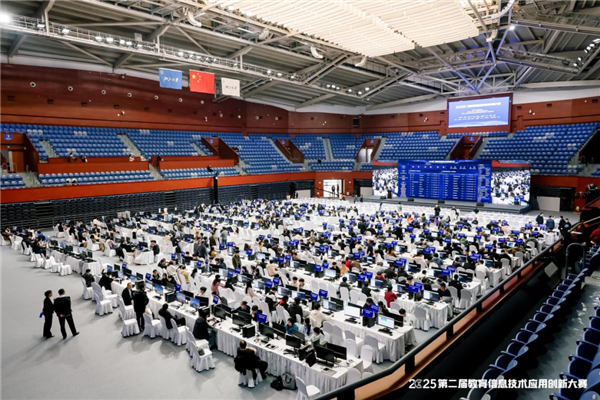 创新大赛标配龙芯CPU：搭档国产AI加速卡