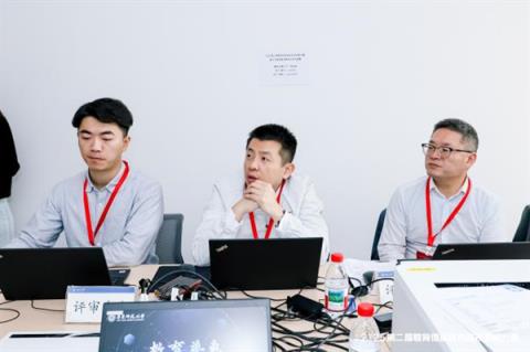 创新大赛标配龙芯CPU:搭档国产AI加速卡(图2)