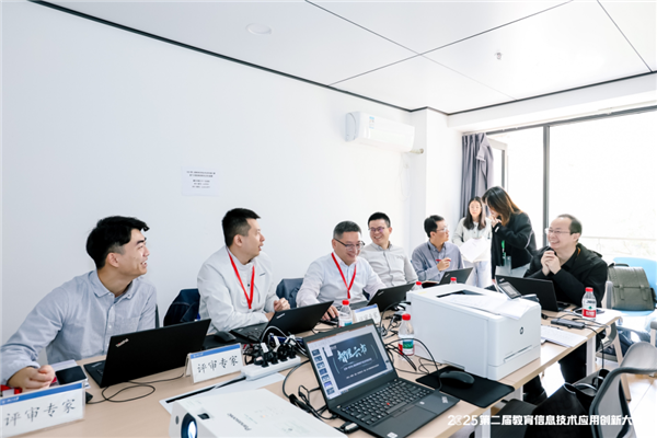 1899元起 华为畅享70X尊享版发布:升级麒麟8000芯片、一键北斗(图3)