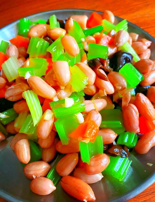 花生米芹菜腐竹咸菜的做法？芹菜花生米腐竹咸菜怎么做
