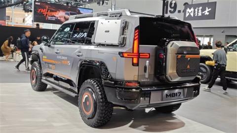 改装党狂喜!猛士M817Hero版正式上市:售价30.19万元(图2)