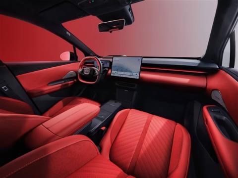 15万级纯电王炸!领克Z20曜红版正式上市:全球首创流光尾翼灯(图7)