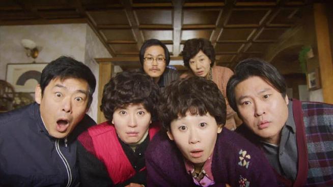 请回答1988第二集里面他们看的电影是？请回答1988第二集讲的什么