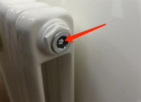 要想暖气热 就得先放气 很多人都做错了(图2)