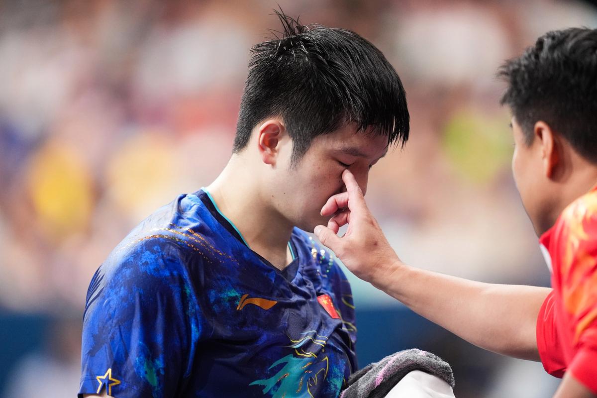 许昕十五届全运泪洒赛场:愧对家人同事的深情告白