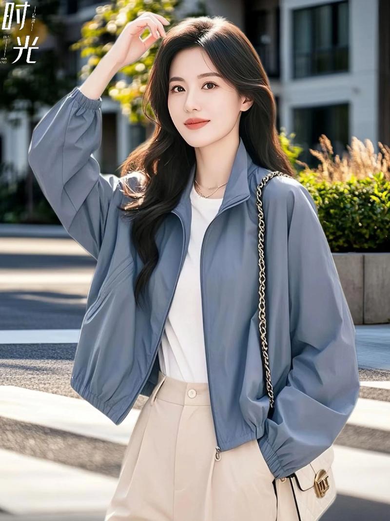 女短款外套配什么裤子好看？女短装外套新款