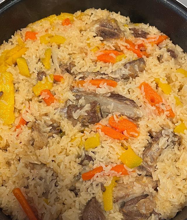 新疆羊肉抓饭正宗完美的做法,爱吃的小伙伴有口福了