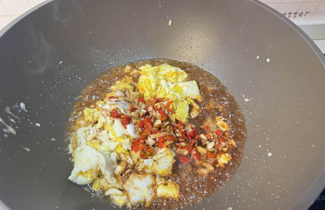 这道湖南名菜太火了!简单食材做出绝妙味道,堪称免疫力榜样!