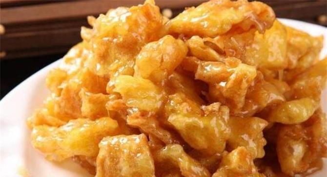 大厨教你做东北名菜拔丝白果,色泽金黄,口感酥香甜脆,好吃极了