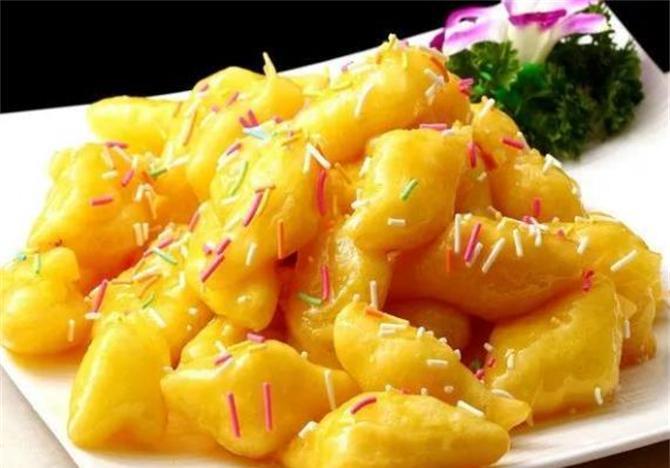 大厨教你做东北名菜拔丝白果,色泽金黄,口感酥香甜脆,好吃极了