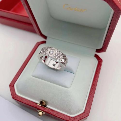 卡地亚满天星戒指价格查询？卡地亚满天星戒指价格及图片