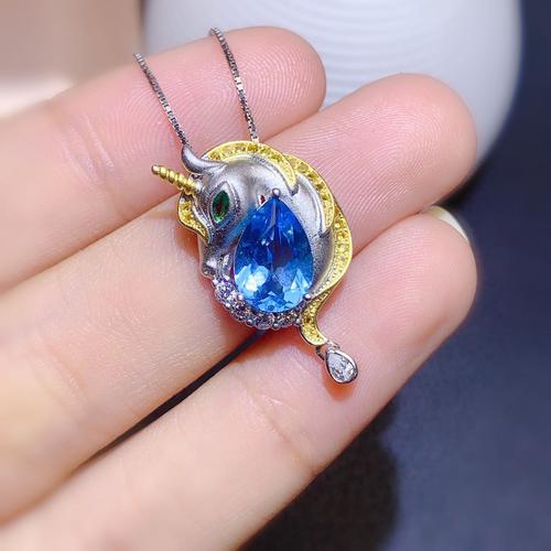 蓝托帕石吊坠价格查询?蓝托帕石价格多少钱一克拉