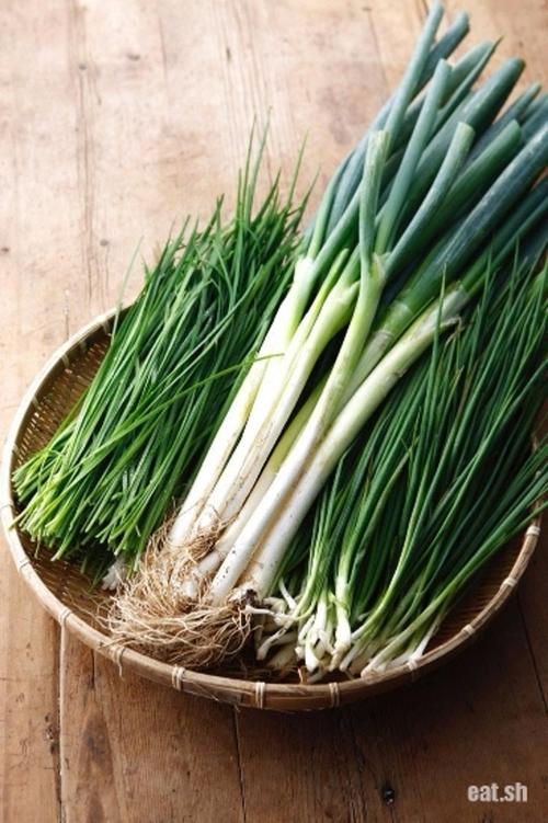 韭菜跟大葱一起吃有没有反作用？大葱和韭菜可以一起炒吗