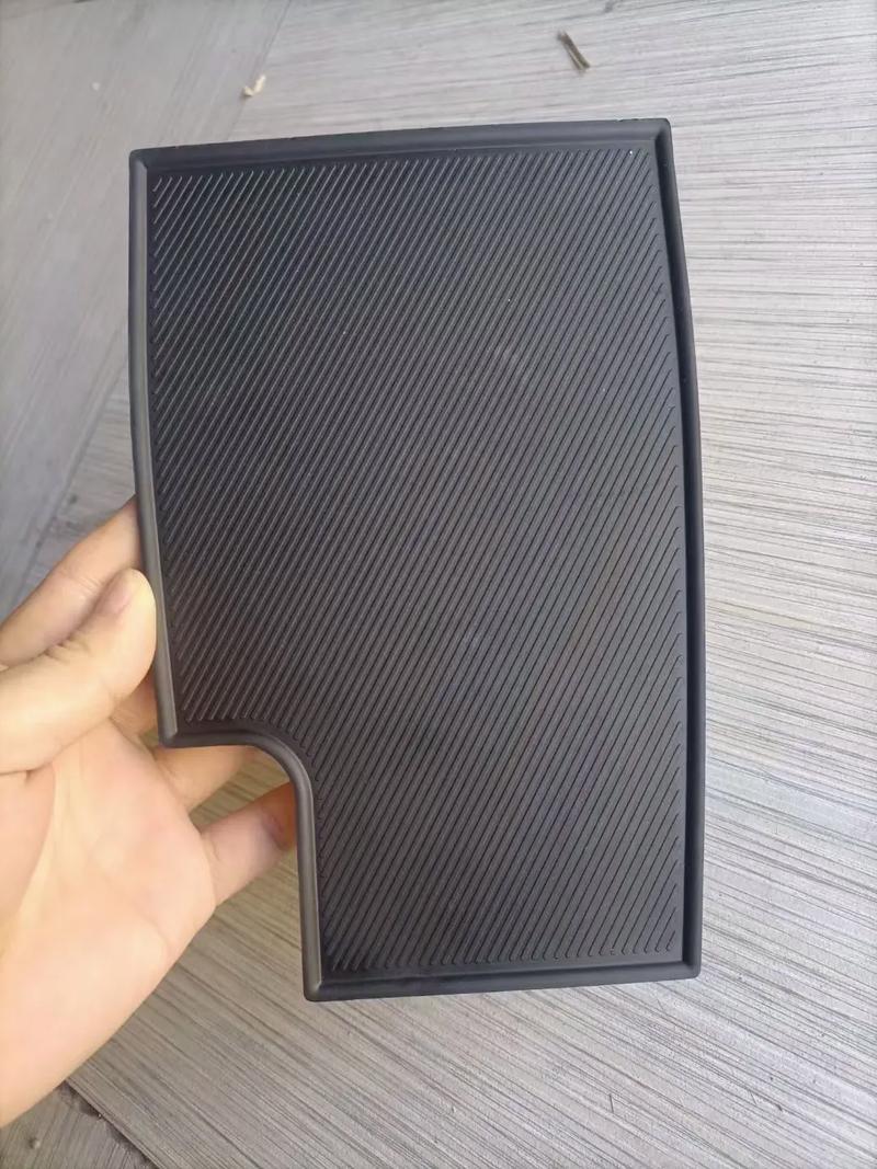 汽车内饰塑料一般什么材质？汽车内饰塑料件是什么材料