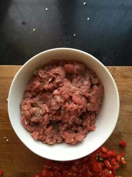 烂刀牛肉的做法川菜窍门?烂刀牛肉的做法川菜窍门视频