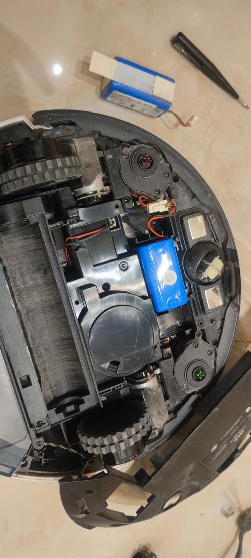 科沃斯扫地机器电池在那个位置安装?科沃斯扫地机cen630电池