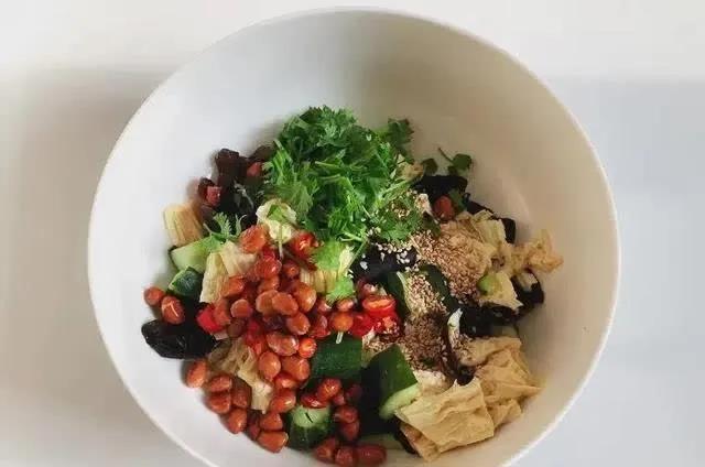 10分钟泡出饭店级腐竹,2个小妙招超实用,软嫩又筋道!