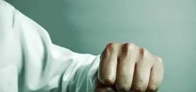 狗狗最怕这4件事,你还在做?小心伤它心!