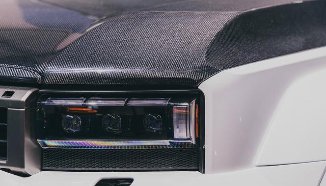 丰田普拉多TOYO东洋轮胎定制版亮相 升级宽体套件 搭配碳纤维引擎盖