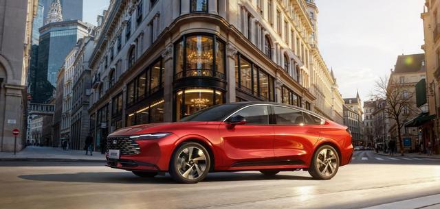 福特新蒙迪欧亮相广州车展,树立B级车市场新基准