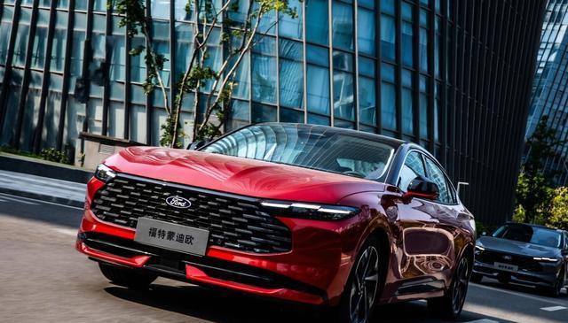 福特新蒙迪欧亮相广州车展,树立B级车市场新基准