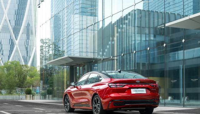 福特新蒙迪欧亮相广州车展,树立B级车市场新基准