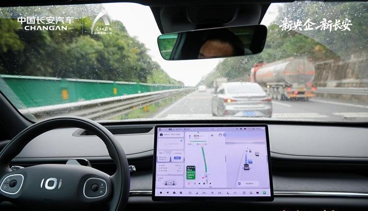 新手秒变老司机?广州车展体验天枢智能,这份从容太难得