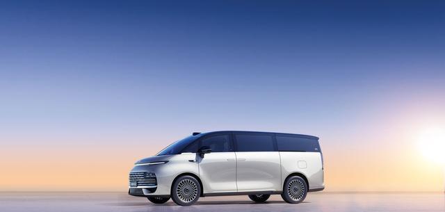 超级AI增程吉利银河V900广州车展剑指豪华MPV市场