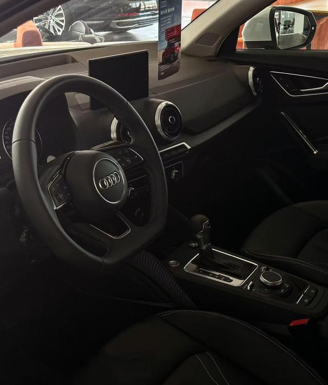 12万多开奥迪!豪华车性价比卷穿天花板,打工人闭眼冲不亏