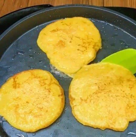5分钟早餐神器!红薯小饼省时又营养,孩子抢着吃
