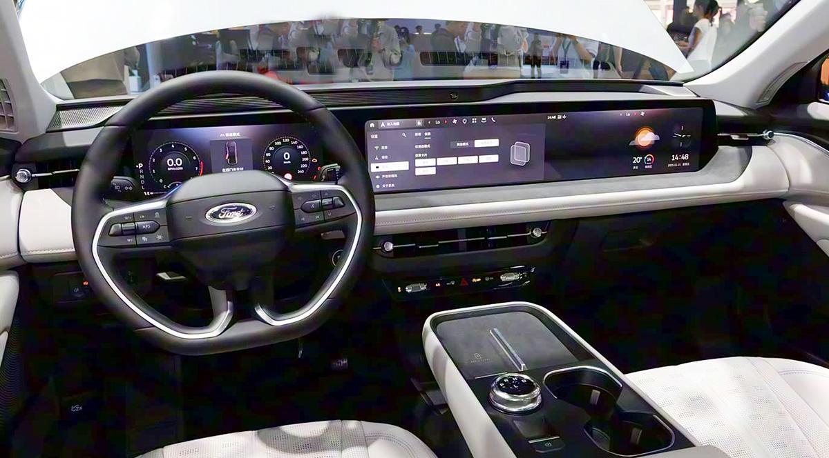 新款福特蒙迪欧实车亮相,换装新前脸,外观很年轻运动