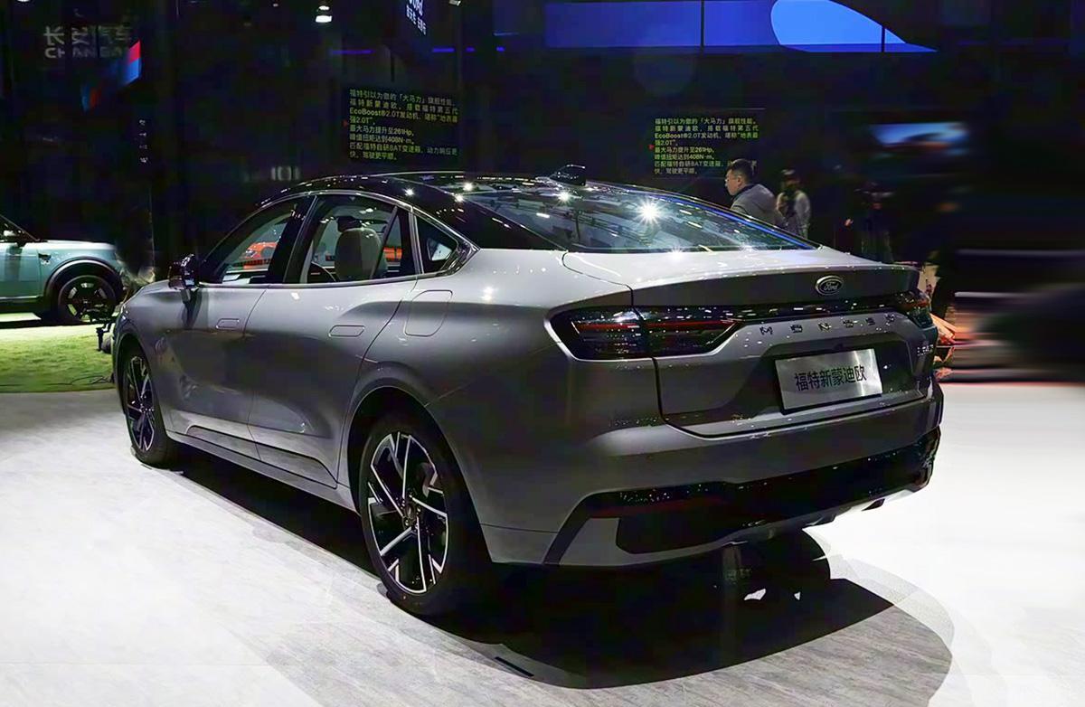 新款福特蒙迪欧实车亮相,换装新前脸,外观很年轻运动