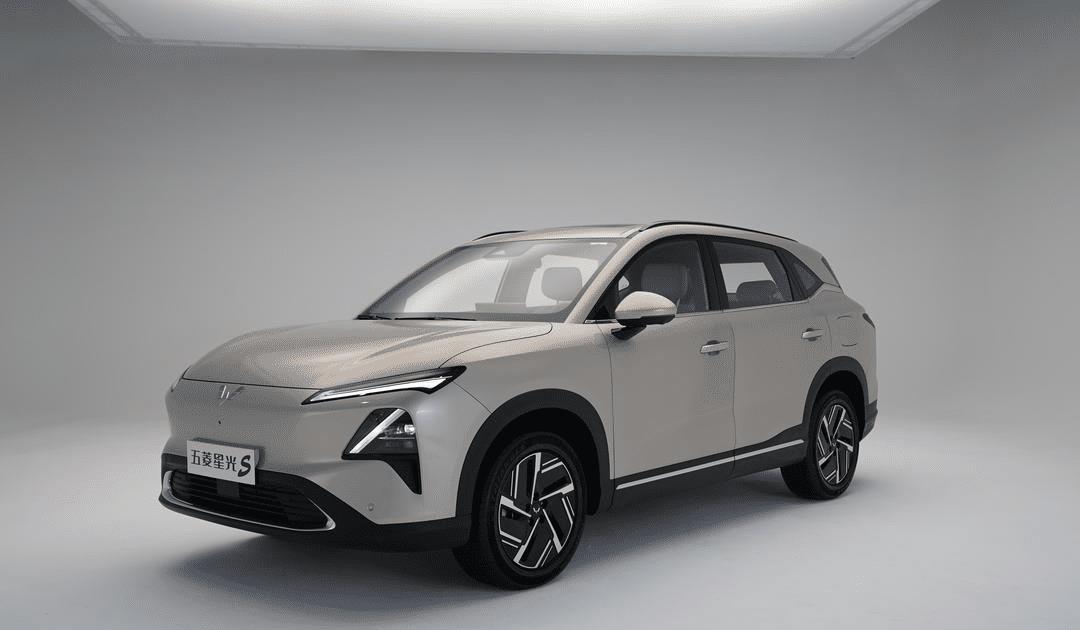 9.58万起的银河星舰7,续航200km,市场又迎来一位价格屠夫