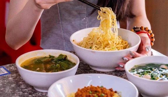 梅州腌面火爆潮汕，汤比面贵，凭啥这么好吃？