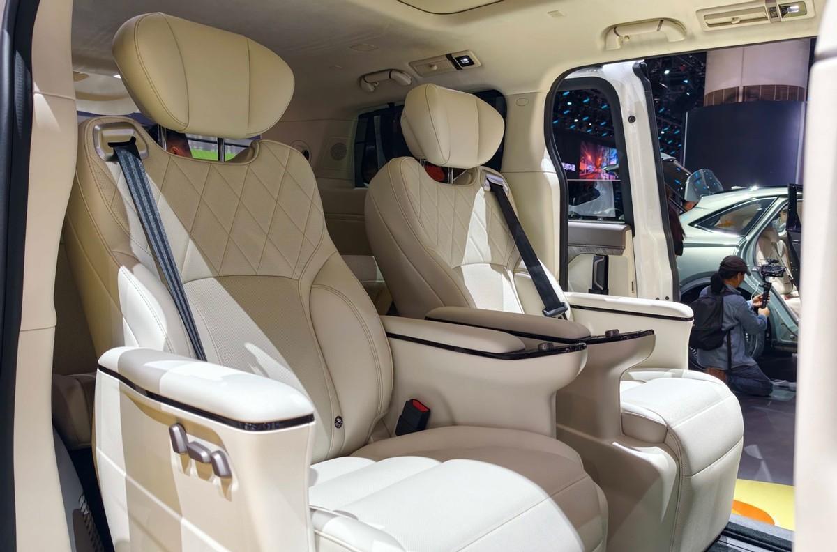 2025广州车展,魏牌很懂广州,更有VLA辅助驾驶大模型的科技进阶