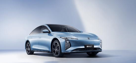 董璇力荐的超模轿跑 星海S7正式上市